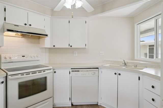 723 VIKING AVENUE, Tavares, FL 32778