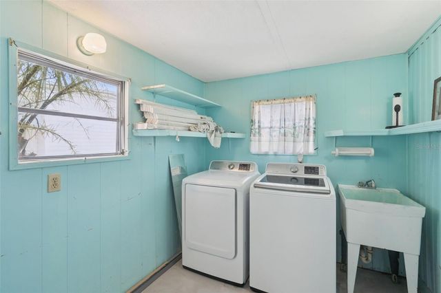 723 VIKING AVENUE, Tavares, FL 32778