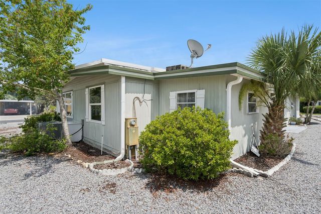 723 VIKING AVENUE, Tavares, FL 32778