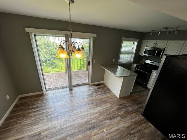 71 Woodlake A, Lake St Louis, MO 63367