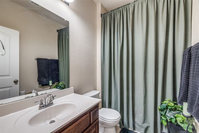 3717 Dutch Iris Lane, Forest Hill, TX 76140