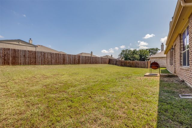 3717 Dutch Iris Lane, Forest Hill, TX 76140