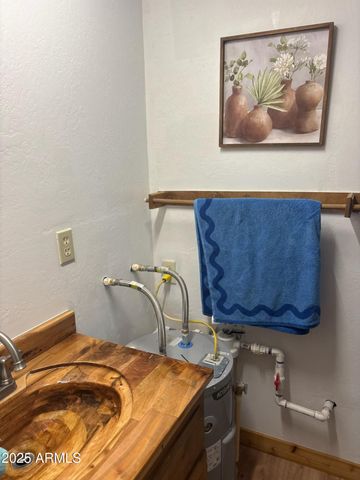 1565 PUMPKIN PATCH Road, Winslow, AZ 86047