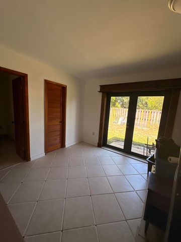 5633 Mckinley Street, Hollywood, FL 33021