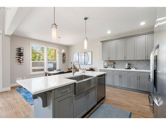 921 GOOSE Way, Hood River, OR 97031