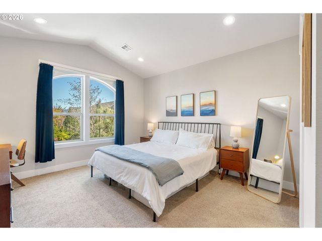 921 GOOSE Way, Hood River, OR 97031