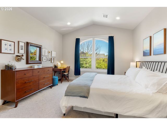 921 GOOSE Way, Hood River, OR 97031