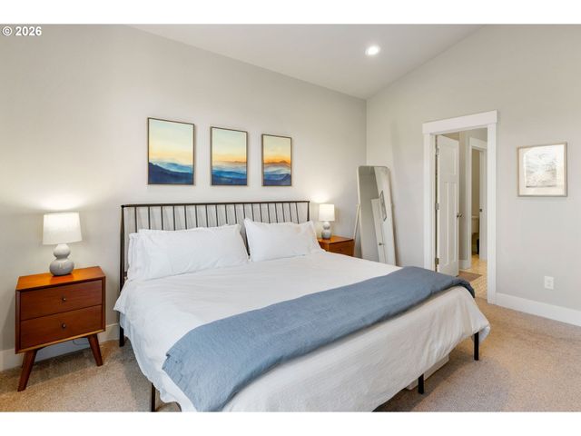 921 GOOSE Way, Hood River, OR 97031