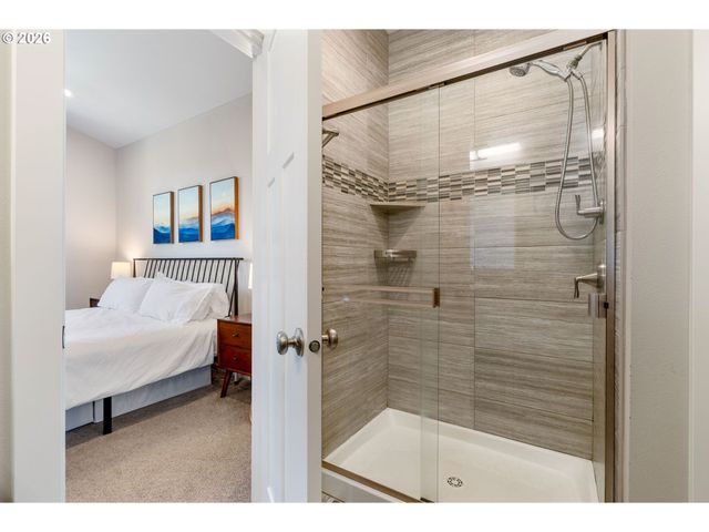 921 GOOSE Way, Hood River, OR 97031