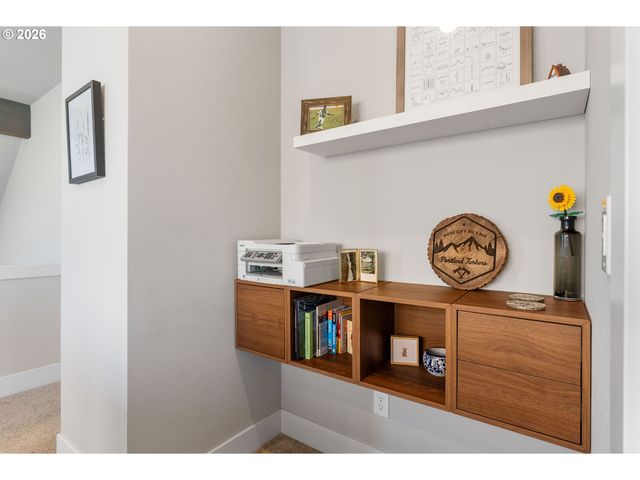 921 GOOSE Way, Hood River, OR 97031