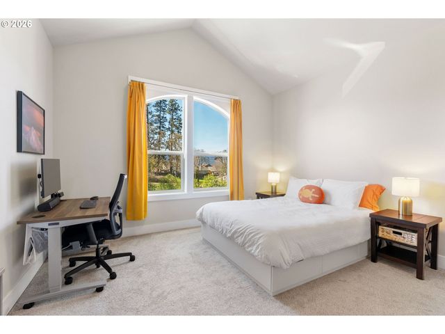 921 GOOSE Way, Hood River, OR 97031