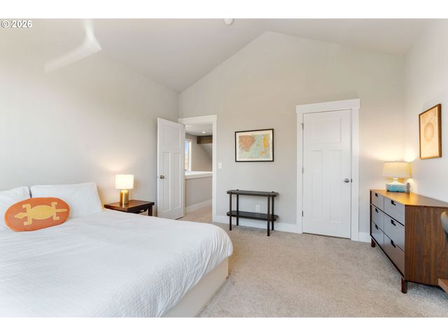 921 GOOSE Way, Hood River, OR 97031