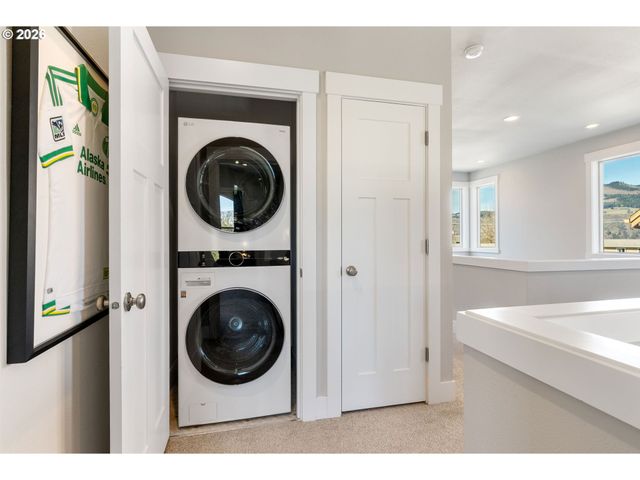 921 GOOSE Way, Hood River, OR 97031