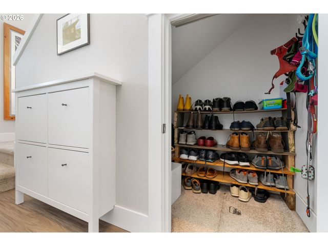 921 GOOSE Way, Hood River, OR 97031