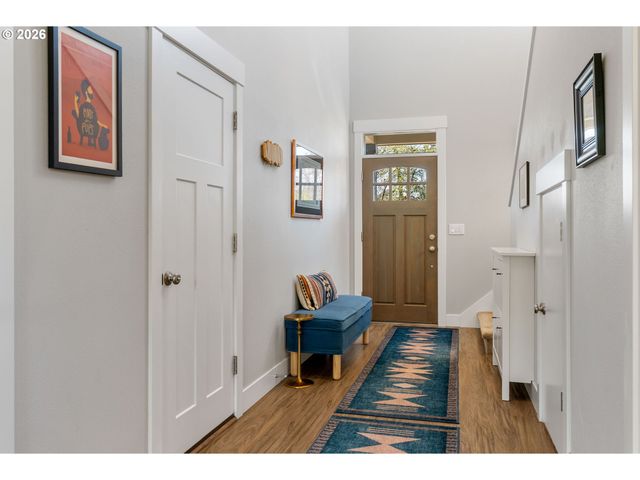 921 GOOSE Way, Hood River, OR 97031