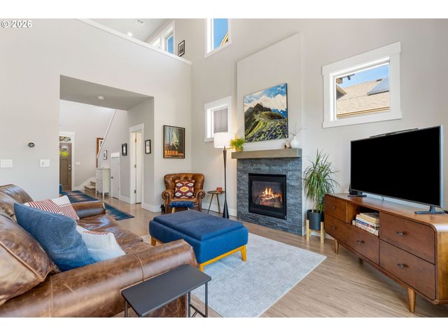 921 GOOSE Way, Hood River, OR 97031