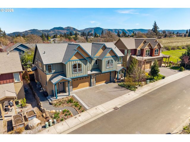 921 GOOSE Way, Hood River, OR 97031