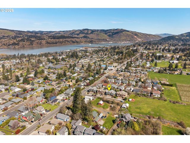 921 GOOSE Way, Hood River, OR 97031