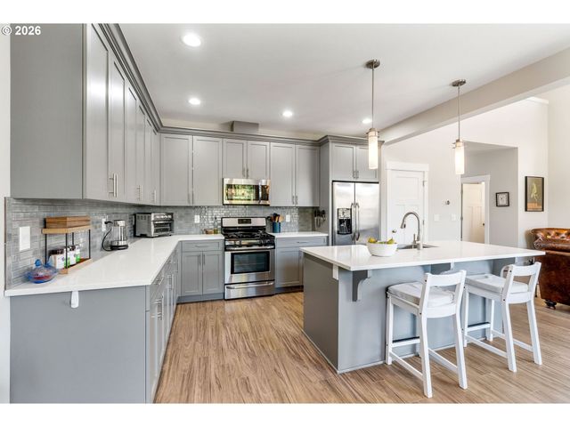 921 GOOSE Way, Hood River, OR 97031