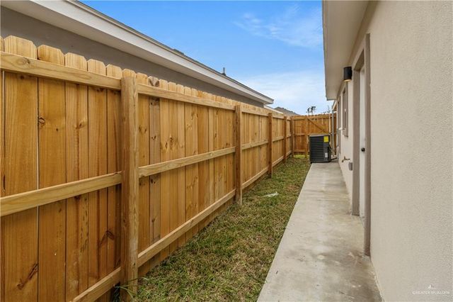 1000 N Woodson Avenue, Edinburg, TX 78541