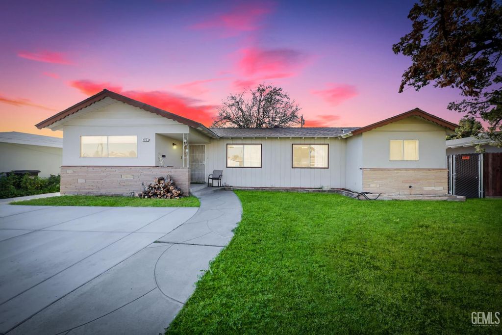 719 Union Street, Delano, CA 93215