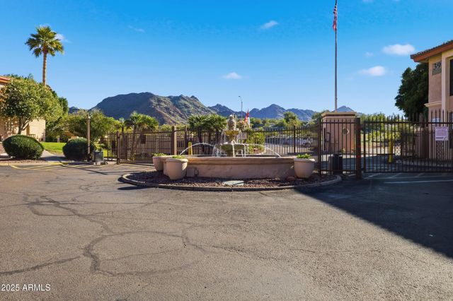 10410 N CAVE CREEK Road 2027, Phoenix, AZ 85020
