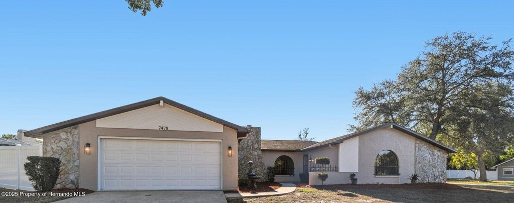 7478 Dundee Way, Weeki Wachee, FL 34613