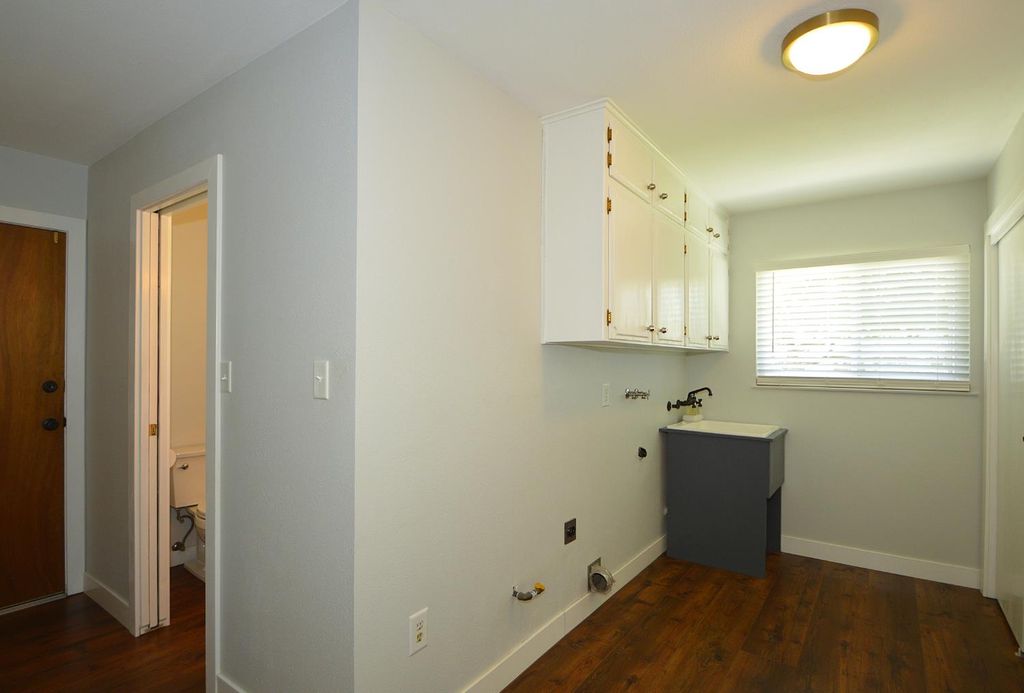 Image 12 of property listing at 1678 W Tenaya Way, Fresno, CA 93711