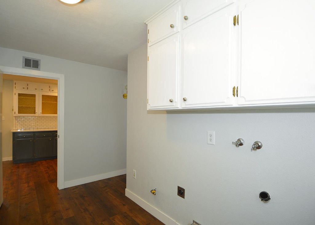 Image 13 of property listing at 1678 W Tenaya Way, Fresno, CA 93711