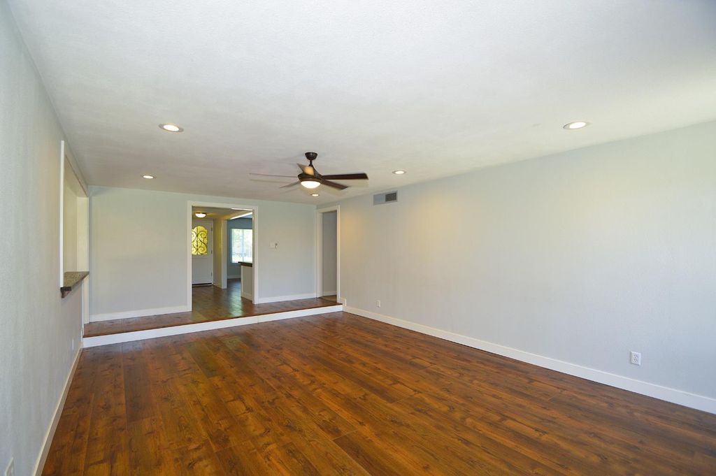 Image 15 of property listing at 1678 W Tenaya Way, Fresno, CA 93711