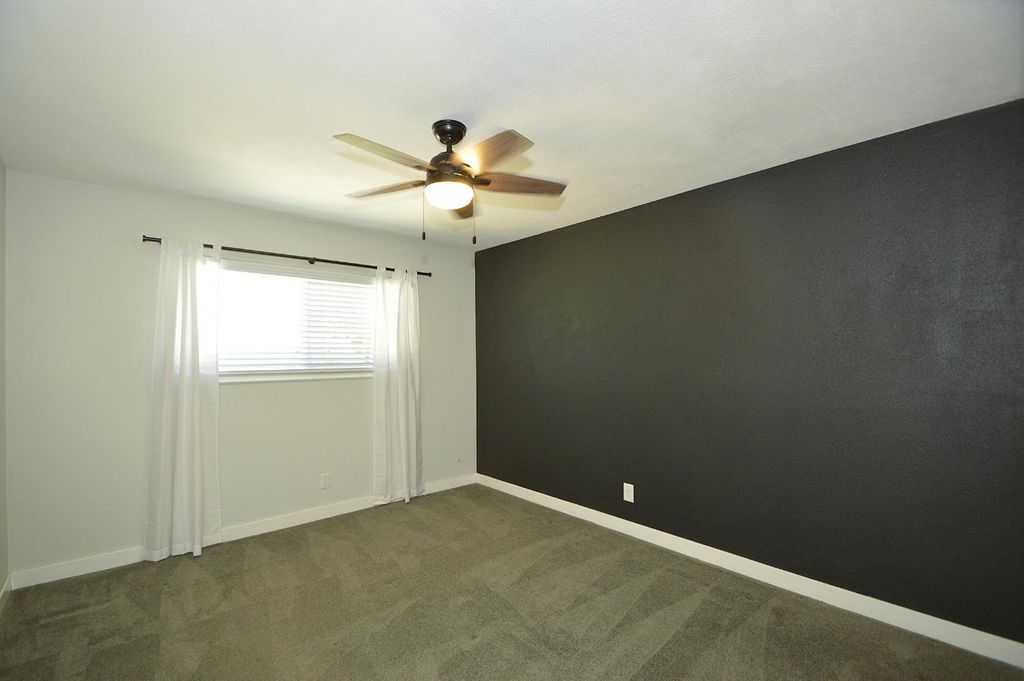 Image 16 of property listing at 1678 W Tenaya Way, Fresno, CA 93711