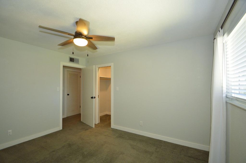 Image 17 of property listing at 1678 W Tenaya Way, Fresno, CA 93711