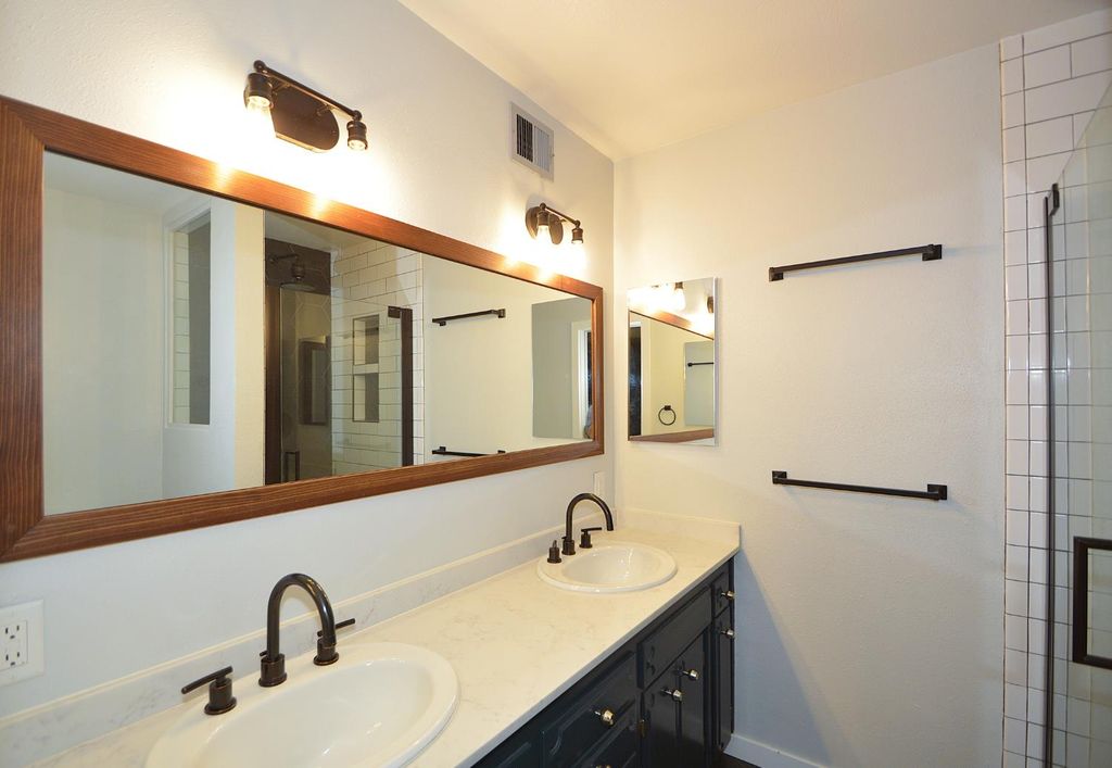 Image 21 of property listing at 1678 W Tenaya Way, Fresno, CA 93711