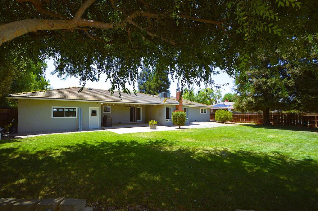 Image 23 of property listing at 1678 W Tenaya Way, Fresno, CA 93711