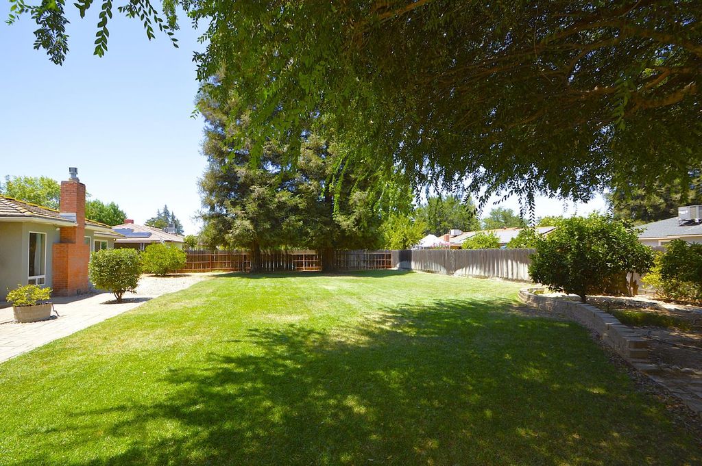 Image 24 of property listing at 1678 W Tenaya Way, Fresno, CA 93711