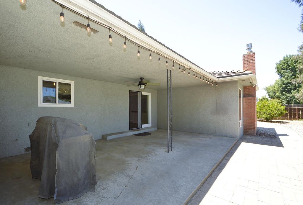 Image 25 of property listing at 1678 W Tenaya Way, Fresno, CA 93711