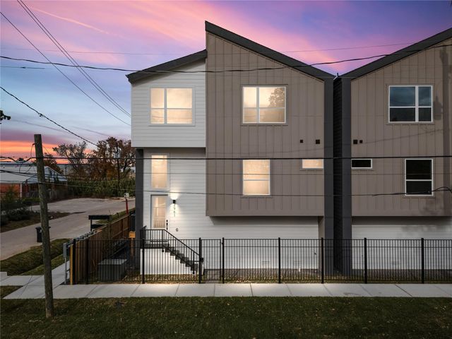 2955 Delafield Street, Houston, TX 77023