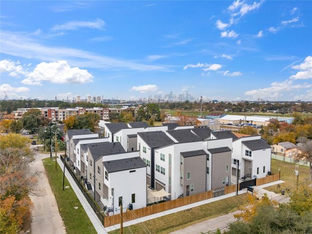 2955 Delafield Street, Houston, TX 77023