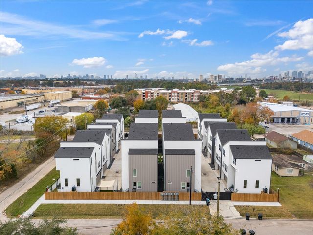 2955 Delafield Street, Houston, TX 77023