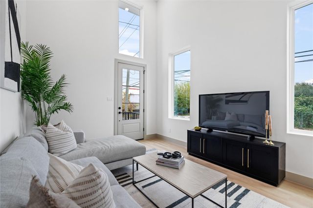 2955 Delafield Street, Houston, TX 77023