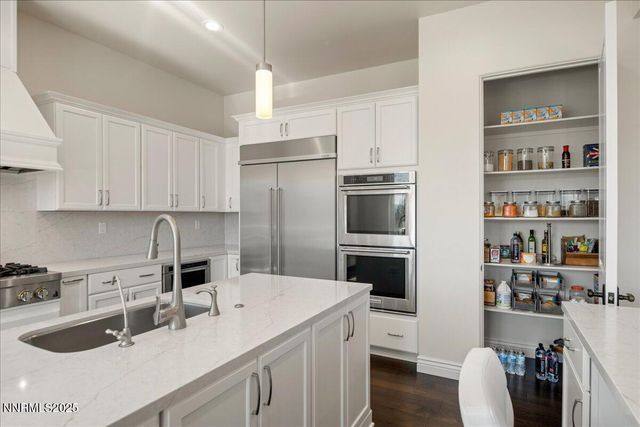 20600 Chanson Way, Reno, NV 89511