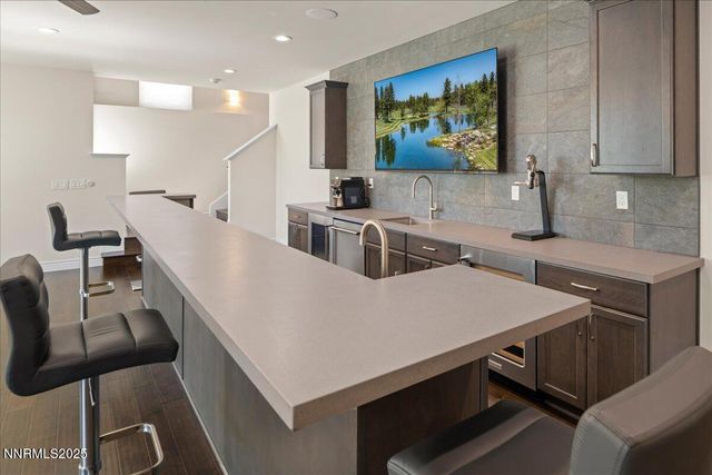 20600 Chanson Way, Reno, NV 89511