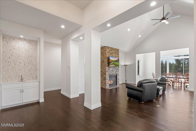 20600 Chanson Way, Reno, NV 89511