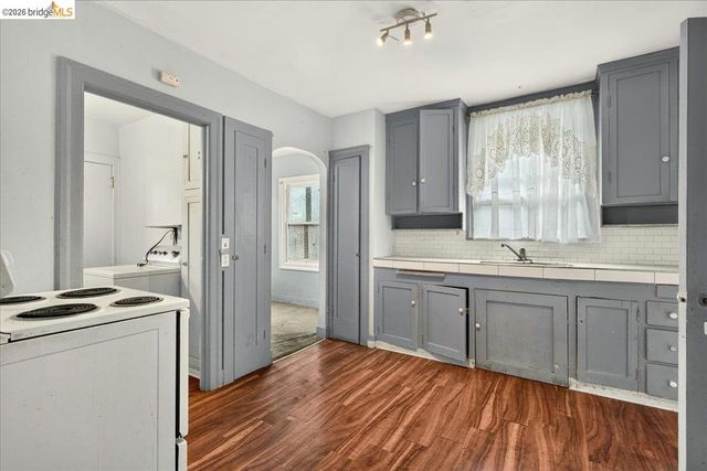 2333 81St Ave, Oakland, CA 94605