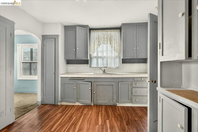 2333 81St Ave, Oakland, CA 94605