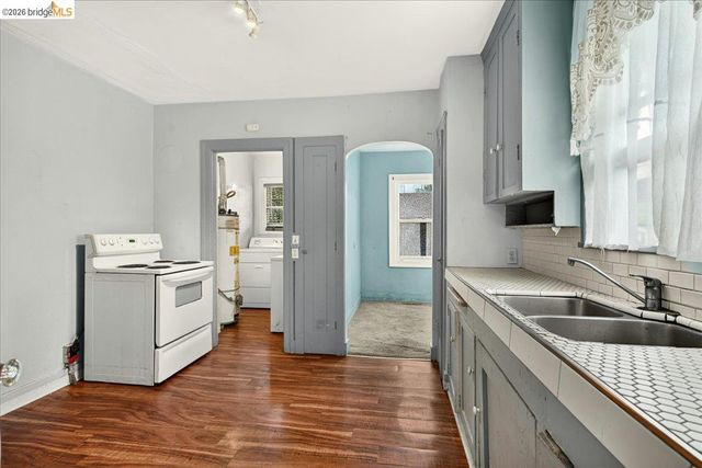2333 81St Ave, Oakland, CA 94605