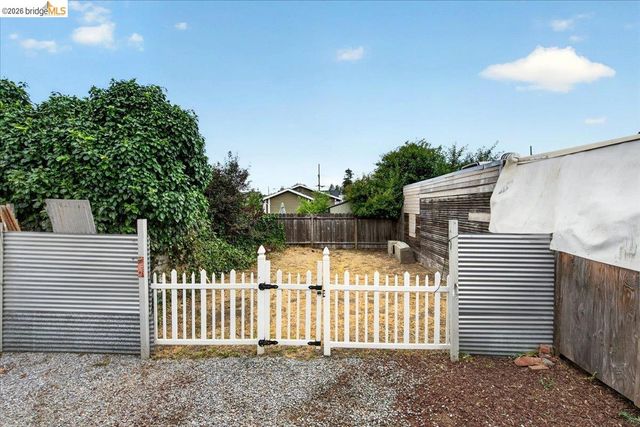 2333 81St Ave, Oakland, CA 94605