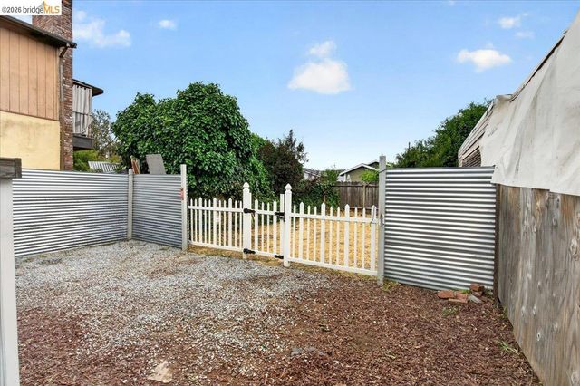 2333 81St Ave, Oakland, CA 94605