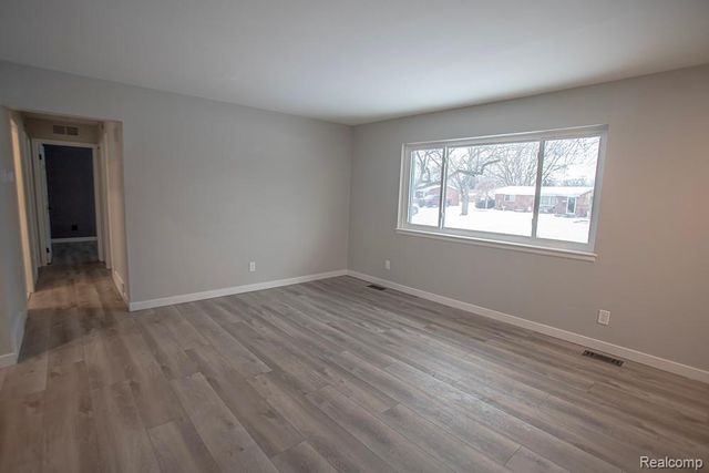 20401 Luna Street, Clinton Township, MI 48035