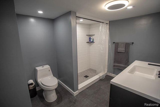 20401 Luna Street, Clinton Township, MI 48035